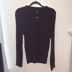 American Eagle maroon button thermal